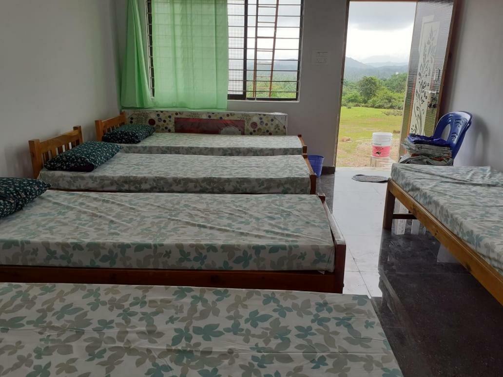 เอ็มจี คอตเทจ แอนด์ ดอร์มิทอรี Hostel โกการ์นา ภายนอก รูปภาพ