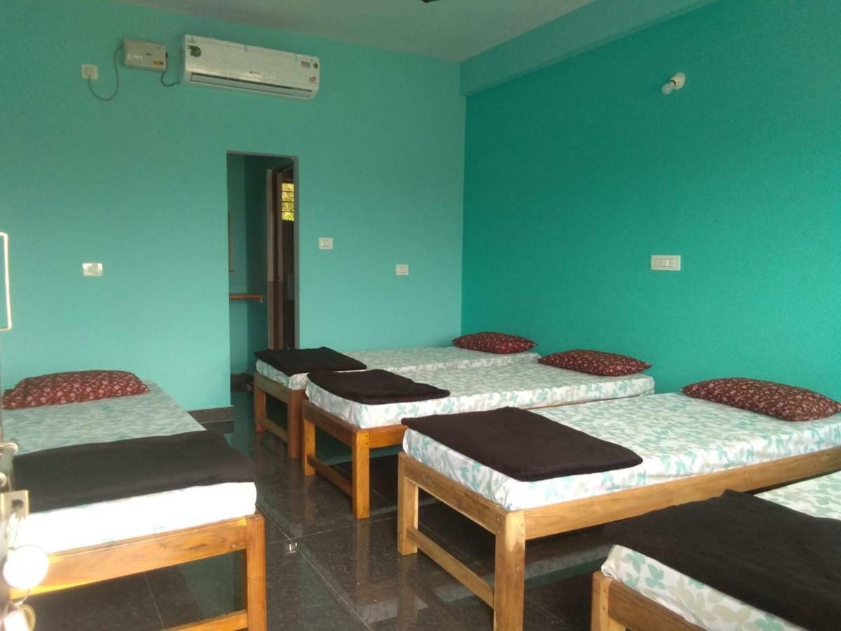 เอ็มจี คอตเทจ แอนด์ ดอร์มิทอรี Hostel โกการ์นา ภายนอก รูปภาพ